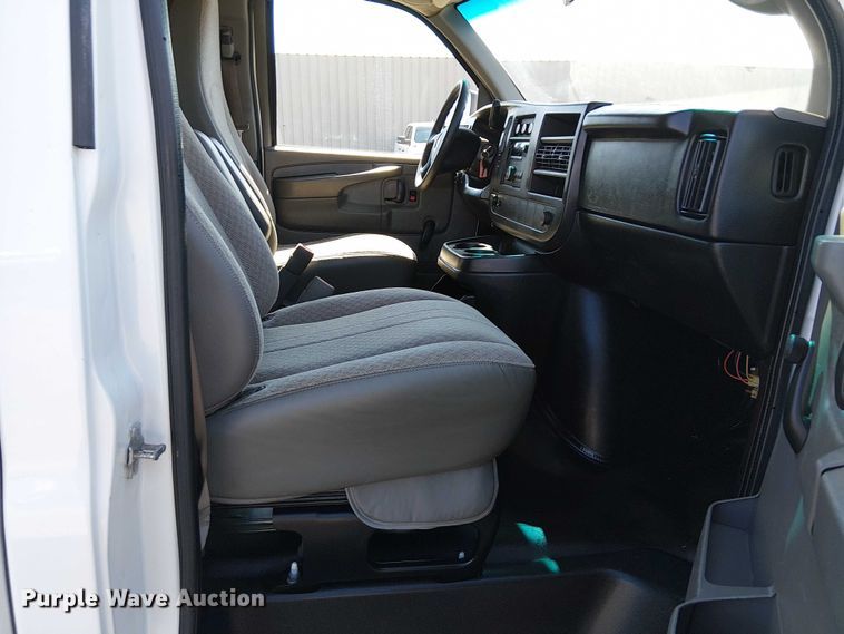 image for item NU9748 2014 Chevrolet Express G3500 delivery van