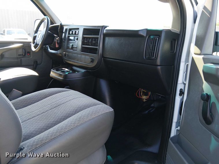 image for item NU9748 2014 Chevrolet Express G3500 delivery van