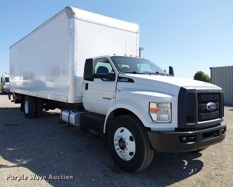 image for item NU9749 2016 Ford F650 Super Duty box truck