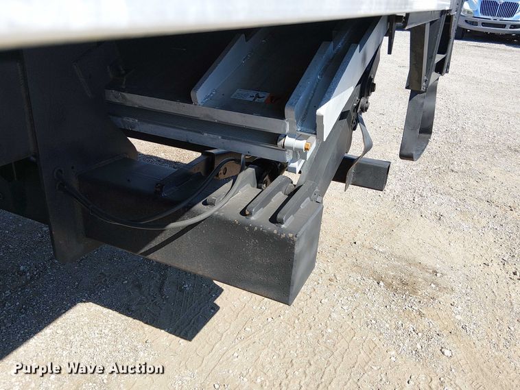 image for item NU9749 2016 Ford F650 Super Duty box truck