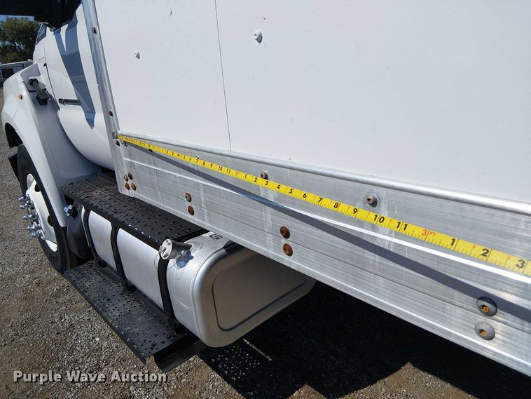 image for item NU9749 2016 Ford F650 Super Duty box truck