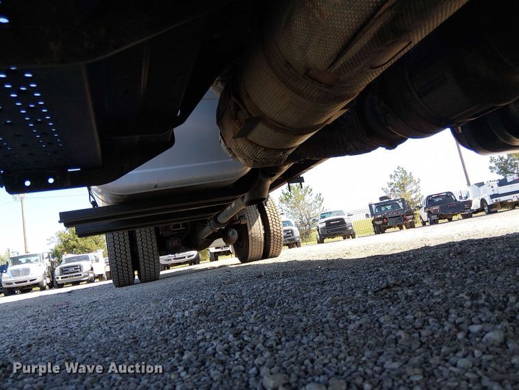 image for item NU9749 2016 Ford F650 Super Duty box truck