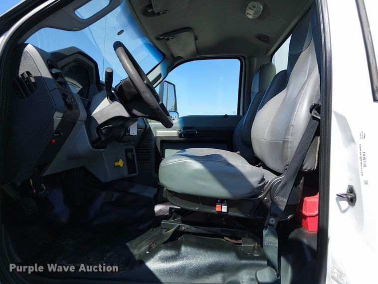 image for item NU9749 2016 Ford F650 Super Duty box truck