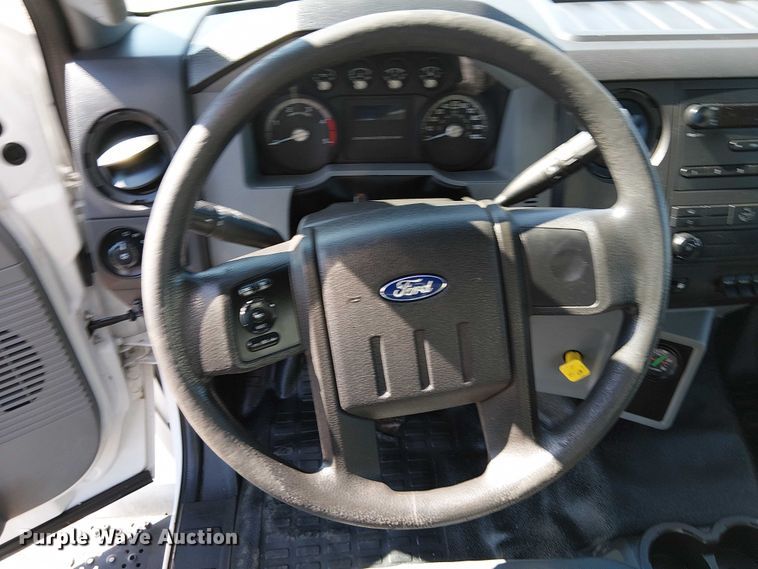 image for item NU9749 2016 Ford F650 Super Duty box truck