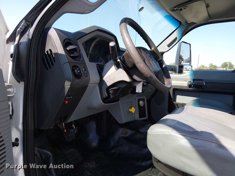 image for item NU9749 2016 Ford F650 Super Duty box truck