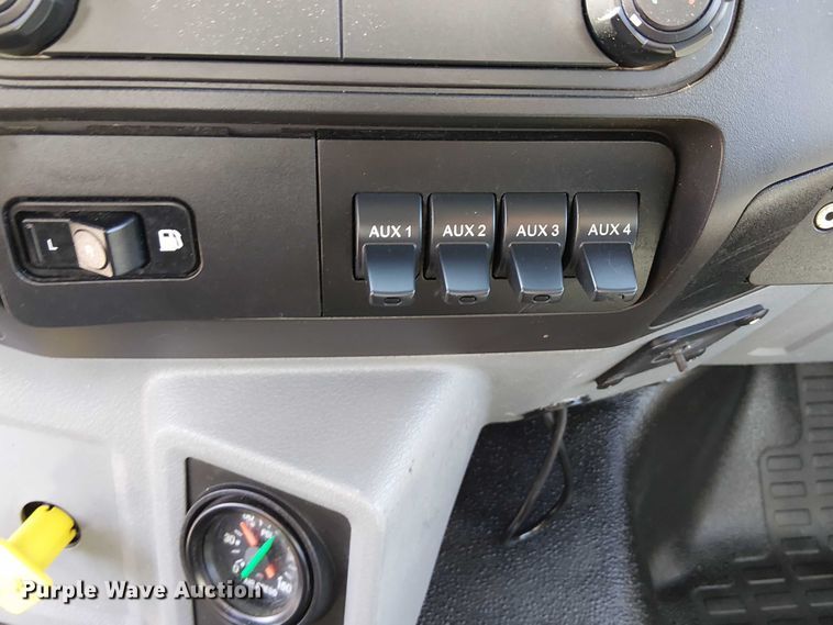 image for item NU9749 2016 Ford F650 Super Duty box truck