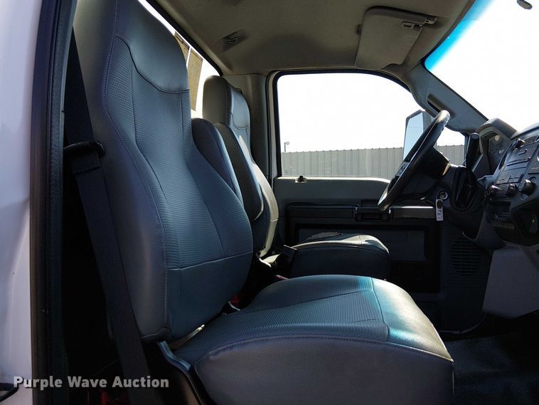 image for item NU9749 2016 Ford F650 Super Duty box truck