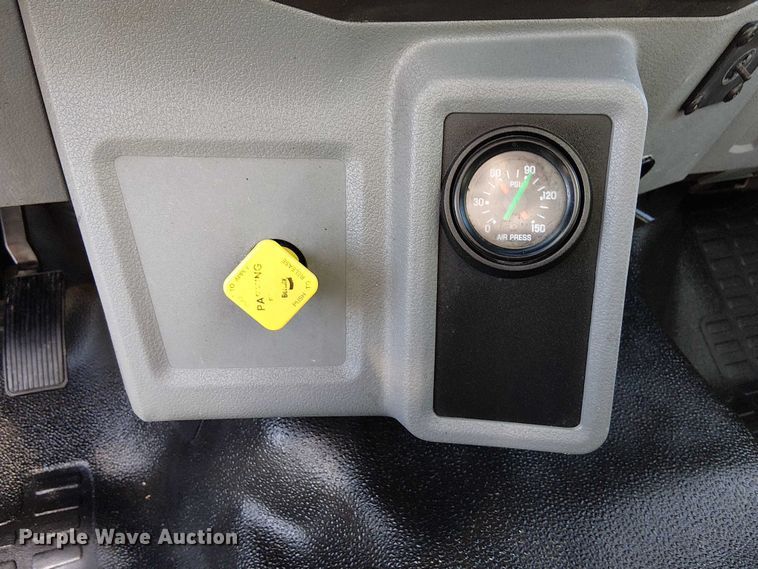 image for item NU9749 2016 Ford F650 Super Duty box truck