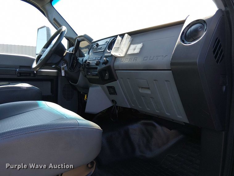 image for item NU9749 2016 Ford F650 Super Duty box truck