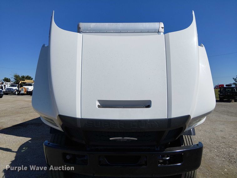 image for item NU9749 2016 Ford F650 Super Duty box truck