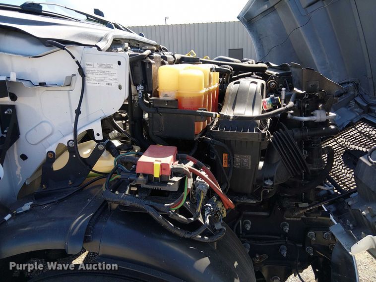 image for item NU9749 2016 Ford F650 Super Duty box truck