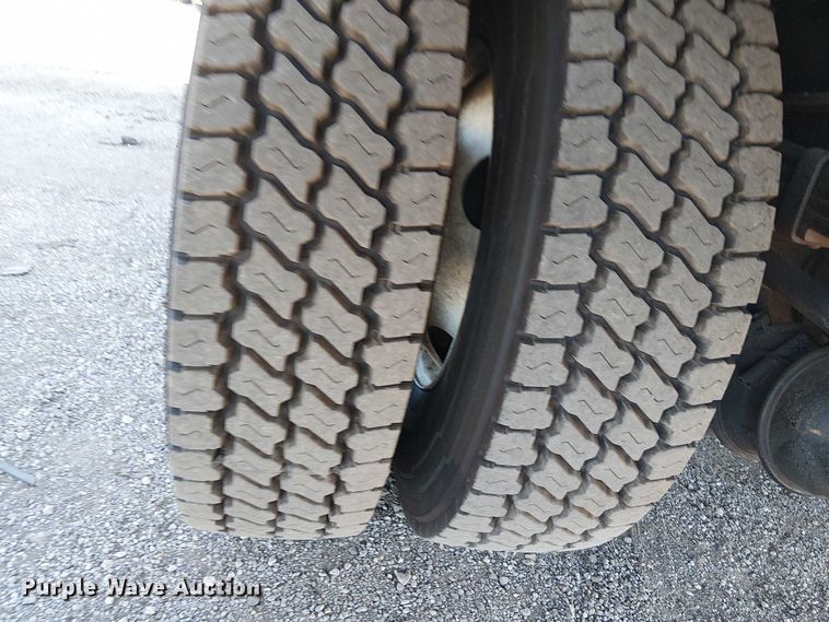 image for item NU9749 2016 Ford F650 Super Duty box truck