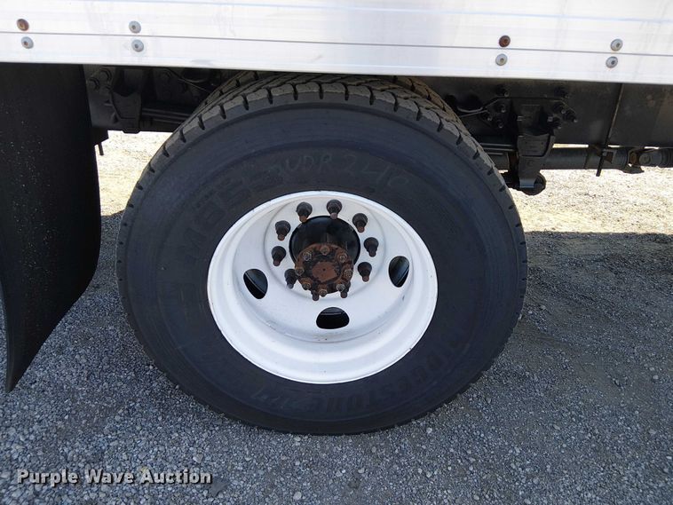 image for item NU9749 2016 Ford F650 Super Duty box truck