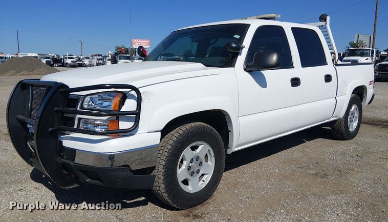 image for item NU9750 2007 Chevrolet Silverado 1500 Crew Cab pickup truck