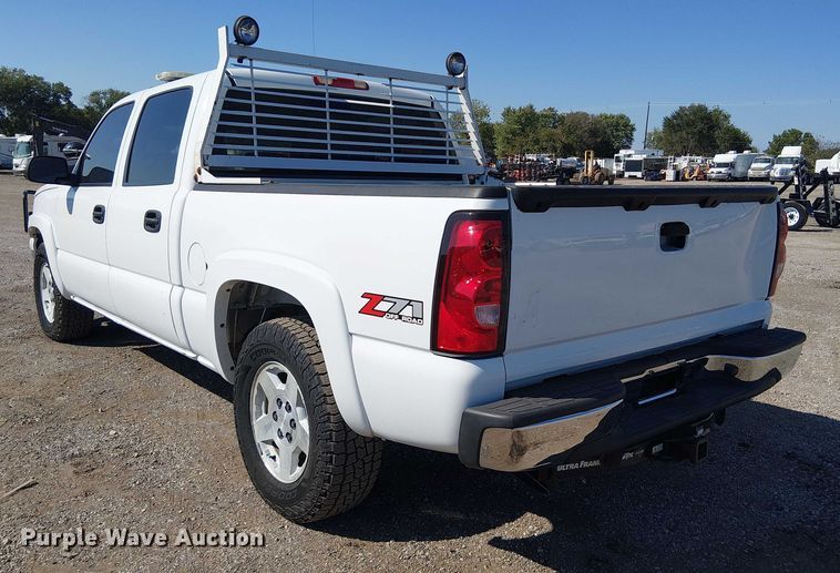 image for item NU9750 2007 Chevrolet Silverado 1500 Crew Cab pickup truck