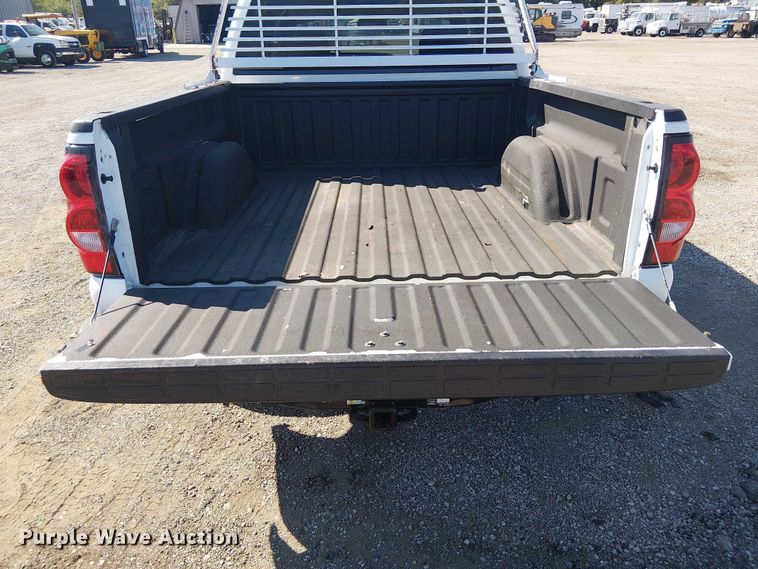 image for item NU9750 2007 Chevrolet Silverado 1500 Crew Cab pickup truck