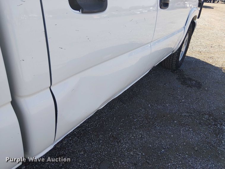 image for item NU9750 2007 Chevrolet Silverado 1500 Crew Cab pickup truck