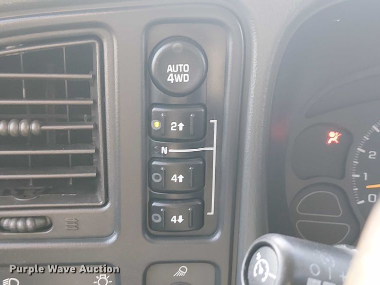 image for item NU9750 2007 Chevrolet Silverado 1500 Crew Cab pickup truck