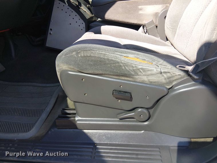 image for item NU9750 2007 Chevrolet Silverado 1500 Crew Cab pickup truck