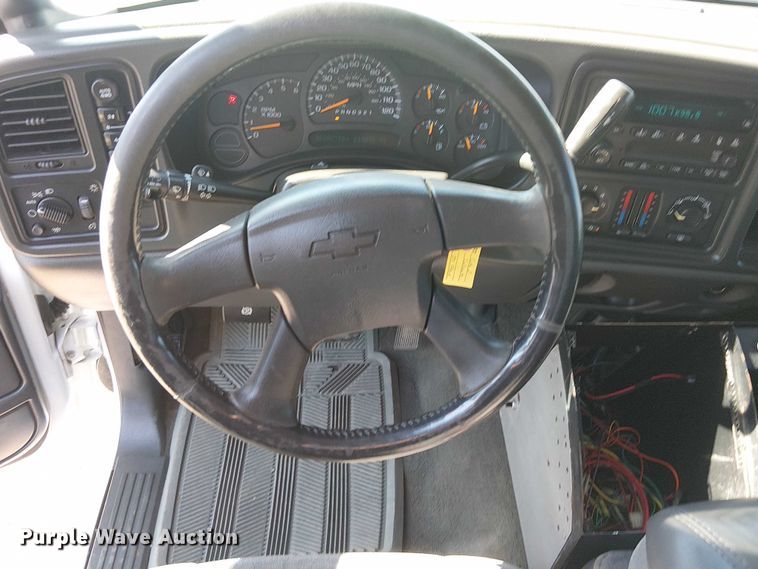 image for item NU9750 2007 Chevrolet Silverado 1500 Crew Cab pickup truck