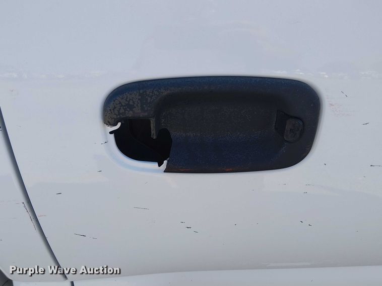 image for item NU9750 2007 Chevrolet Silverado 1500 Crew Cab pickup truck