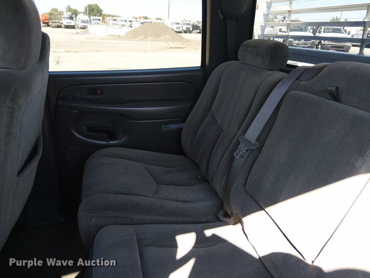 image for item NU9750 2007 Chevrolet Silverado 1500 Crew Cab pickup truck