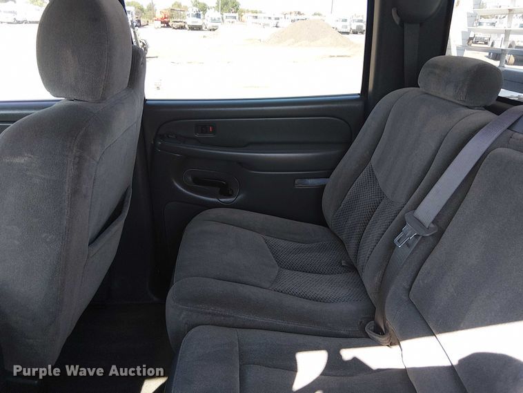 image for item NU9750 2007 Chevrolet Silverado 1500 Crew Cab pickup truck