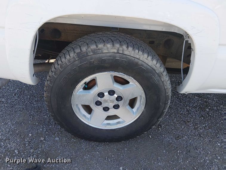 image for item NU9750 2007 Chevrolet Silverado 1500 Crew Cab pickup truck