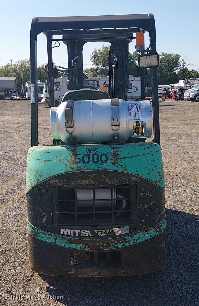 image for item NU9753 Mitsubishi FG025K forklift