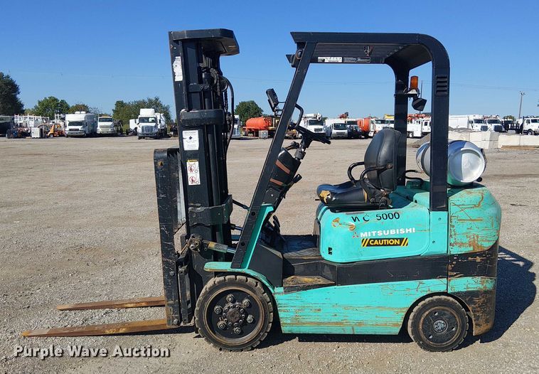 image for item NU9753 Mitsubishi FG025K forklift