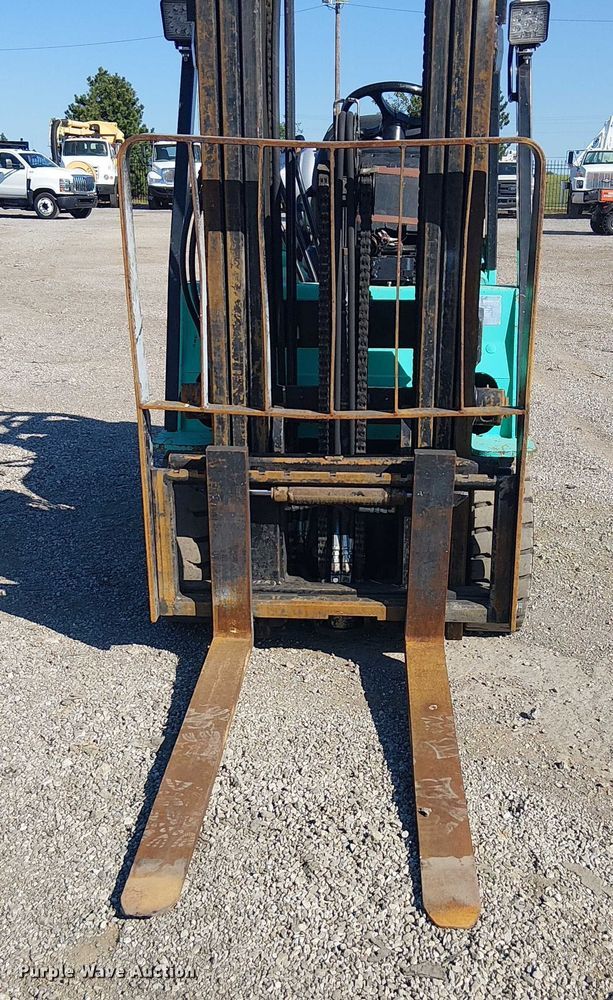 image for item NU9753 Mitsubishi FG025K forklift
