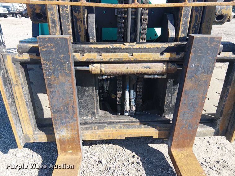 image for item NU9753 Mitsubishi FG025K forklift