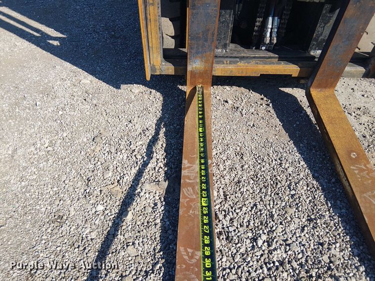 image for item NU9753 Mitsubishi FG025K forklift