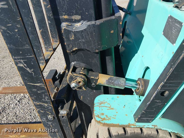 image for item NU9753 Mitsubishi FG025K forklift