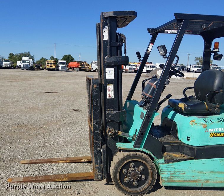 image for item NU9753 Mitsubishi FG025K forklift