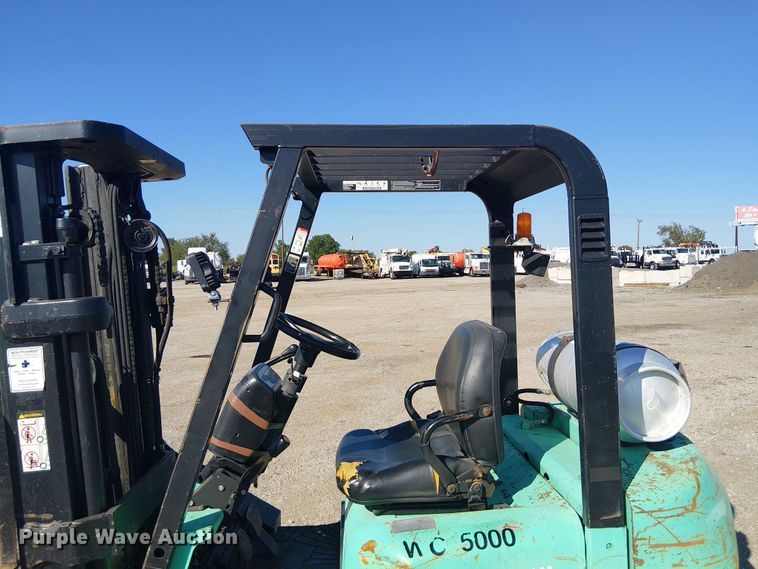 image for item NU9753 Mitsubishi FG025K forklift