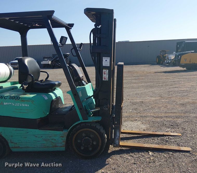 image for item NU9753 Mitsubishi FG025K forklift