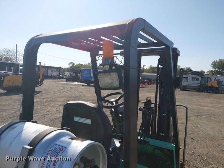 image for item NU9753 Mitsubishi FG025K forklift