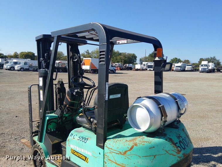 image for item NU9753 Mitsubishi FG025K forklift