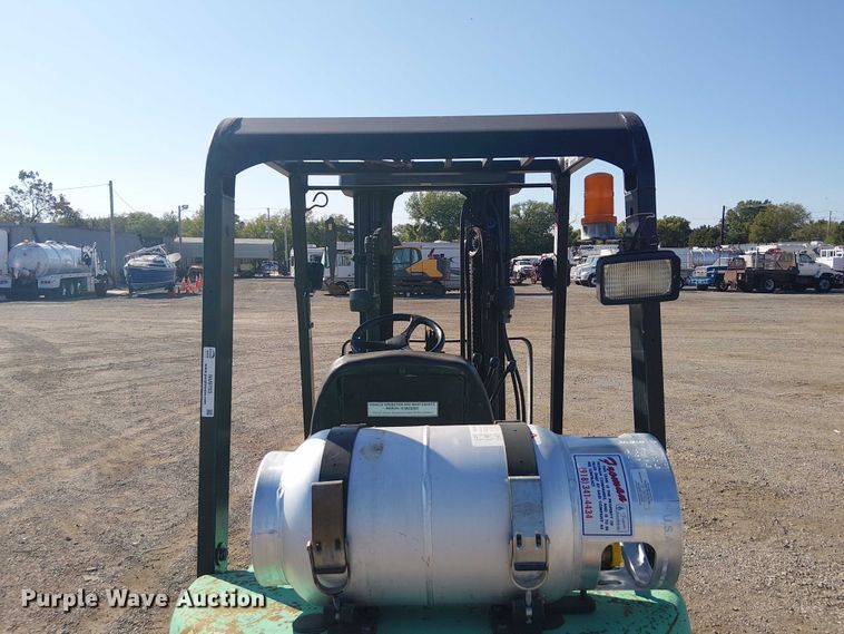 image for item NU9753 Mitsubishi FG025K forklift