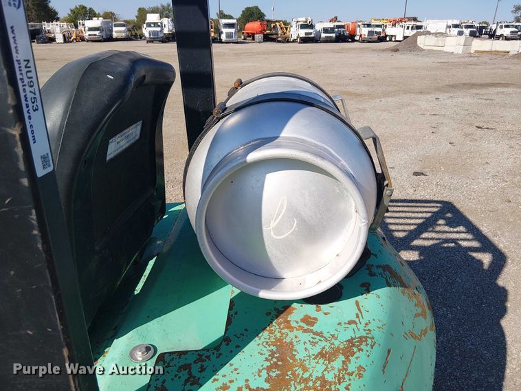 image for item NU9753 Mitsubishi FG025K forklift