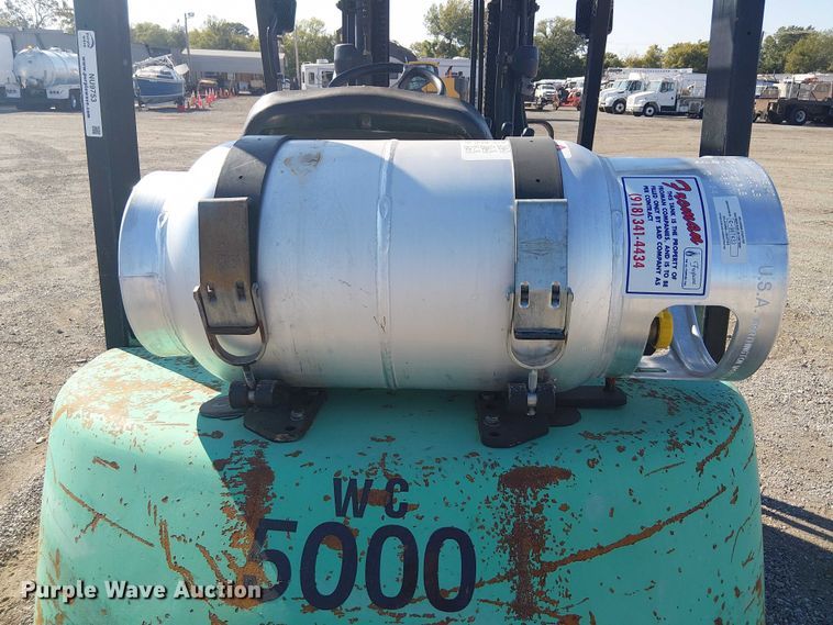 image for item NU9753 Mitsubishi FG025K forklift