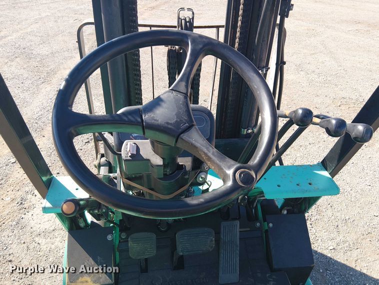 image for item NU9753 Mitsubishi FG025K forklift