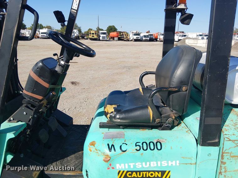 image for item NU9753 Mitsubishi FG025K forklift
