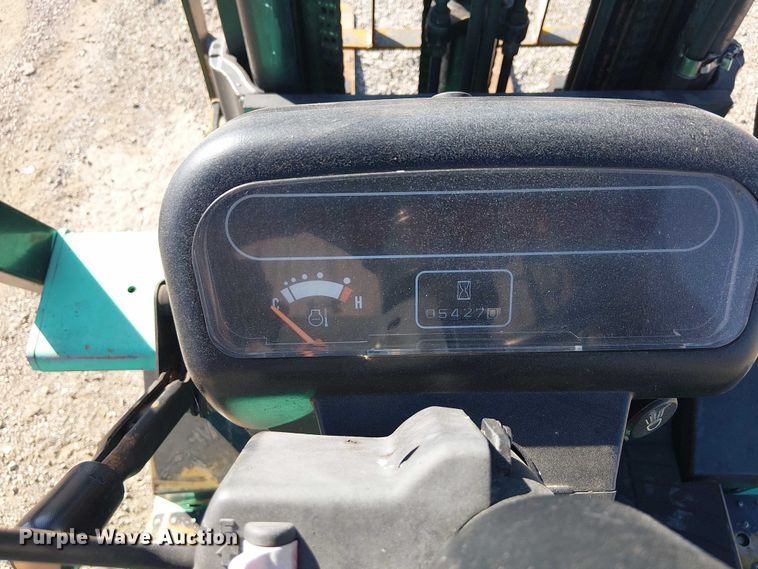 image for item NU9753 Mitsubishi FG025K forklift