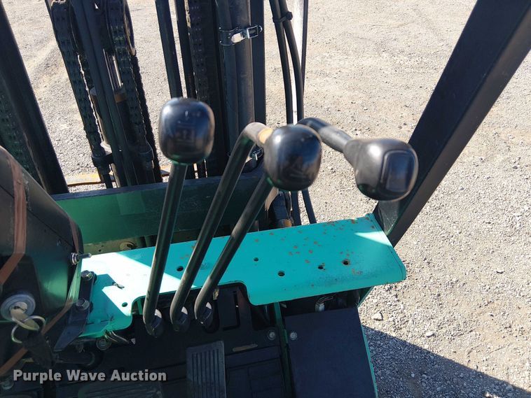 image for item NU9753 Mitsubishi FG025K forklift