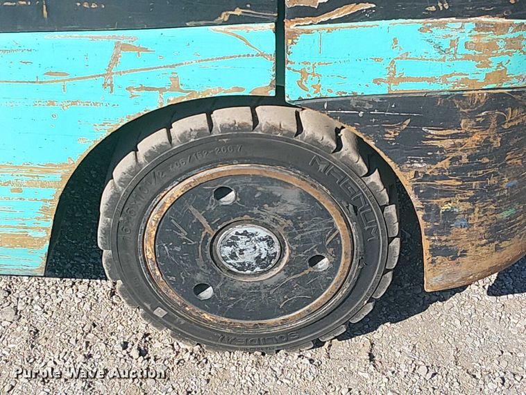 image for item NU9753 Mitsubishi FG025K forklift