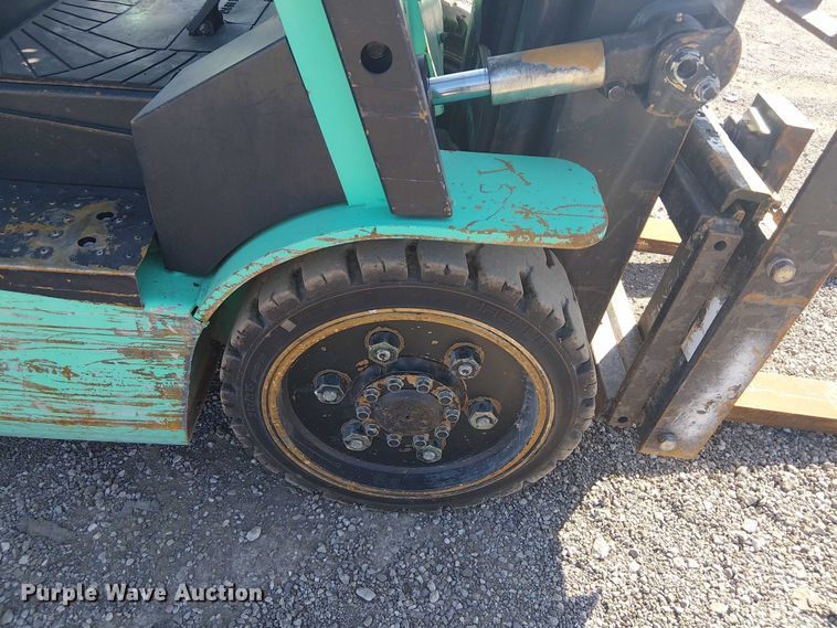 image for item NU9753 Mitsubishi FG025K forklift