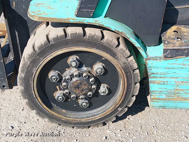 image for item NU9753 Mitsubishi FG025K forklift