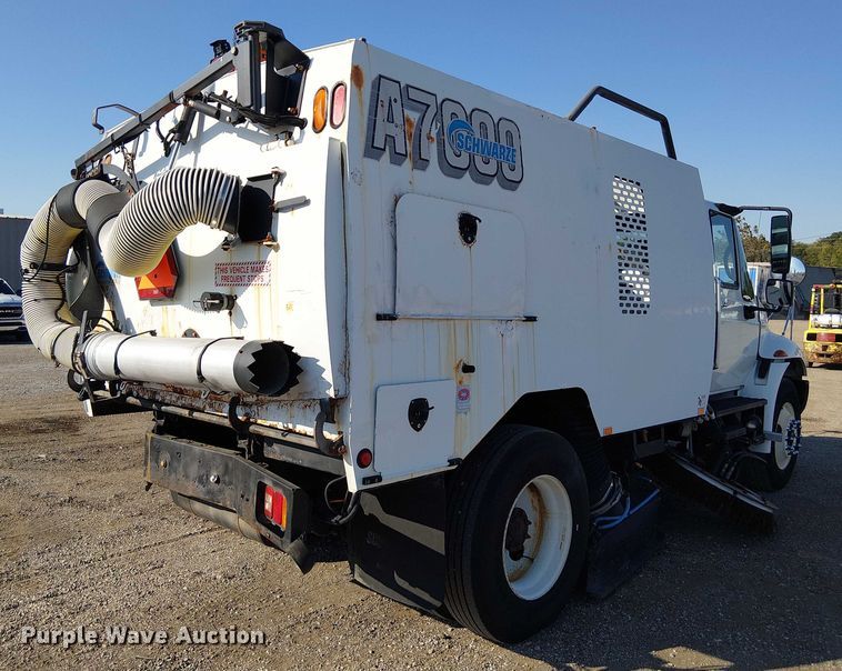 image for item NU9757 2009 International 4300 street sweeper truck
